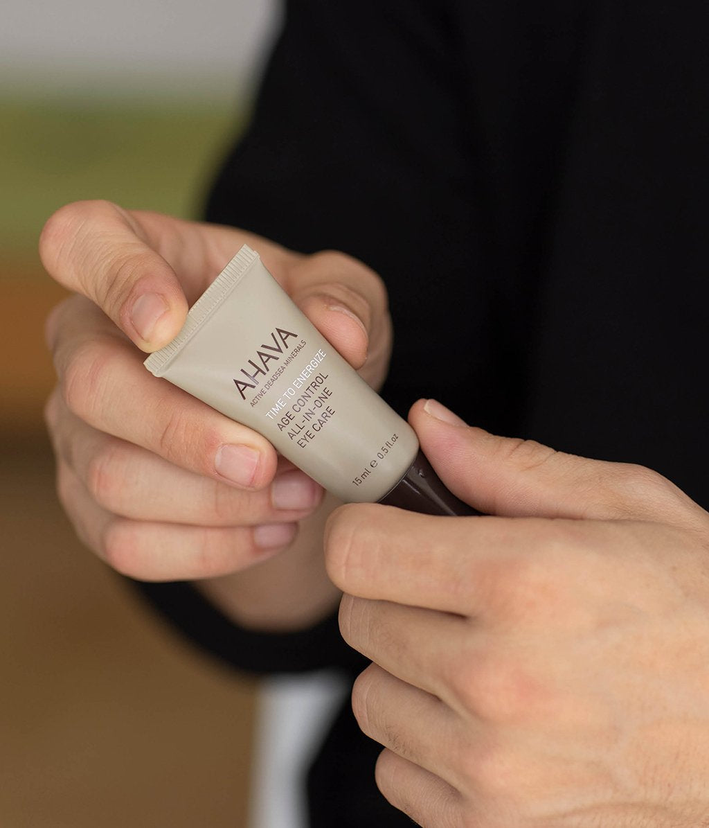 Crema pentru ochi pentru barbati AHAVA 15 ml