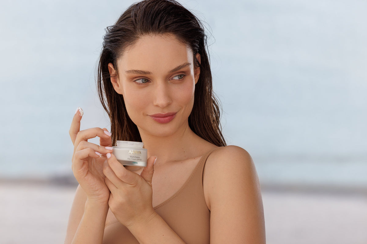 Crema de zi pentru fermitate cu multivitamine SPF 30, 50 ML