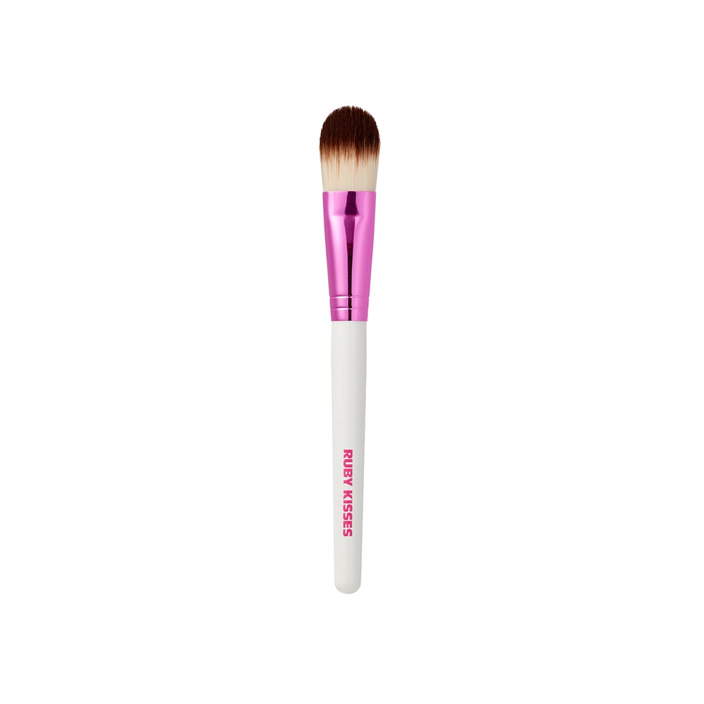 Ruby Kisses – Pensula machiaj RK – Foundation