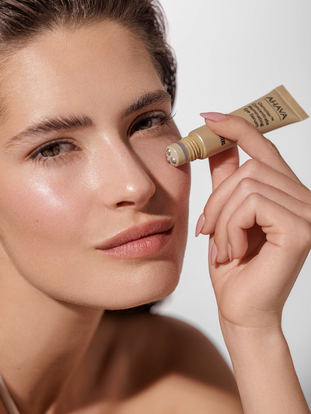 Serum pentru ochi Osmoter Ahava, 15 ml